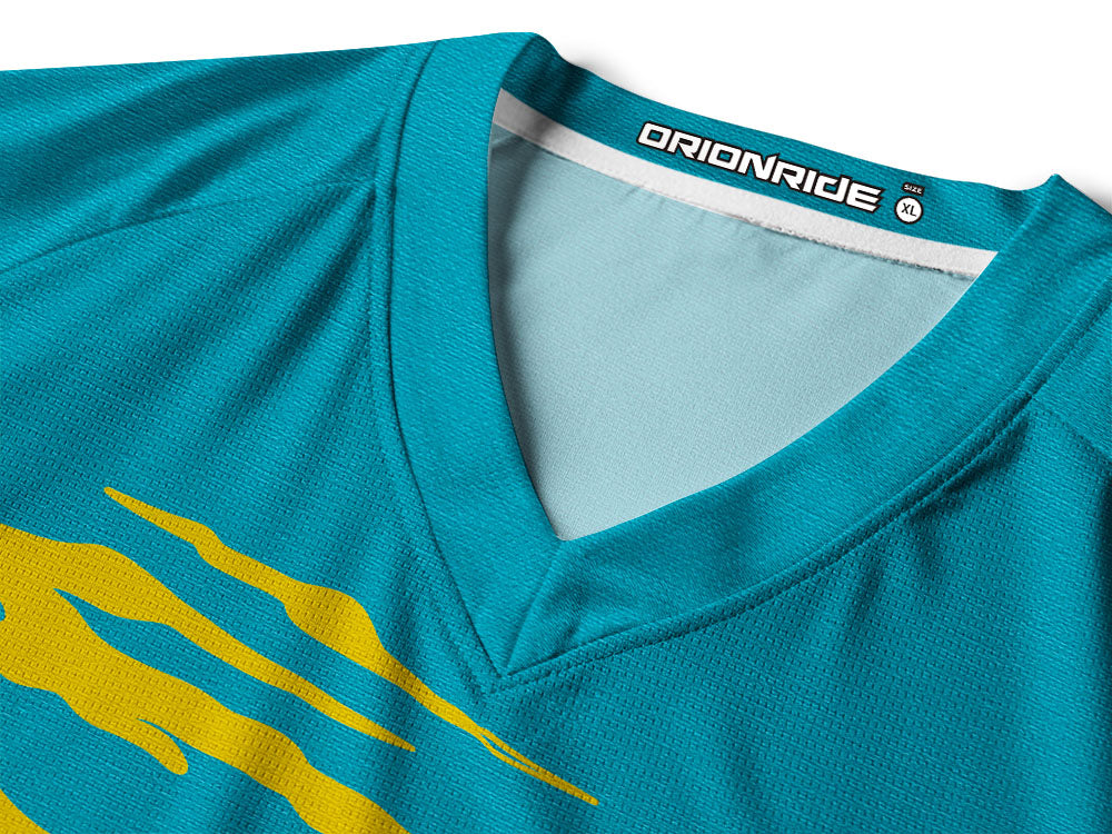 Orionride Labrador on The Beach Long Sleeve Downhill Jersey
