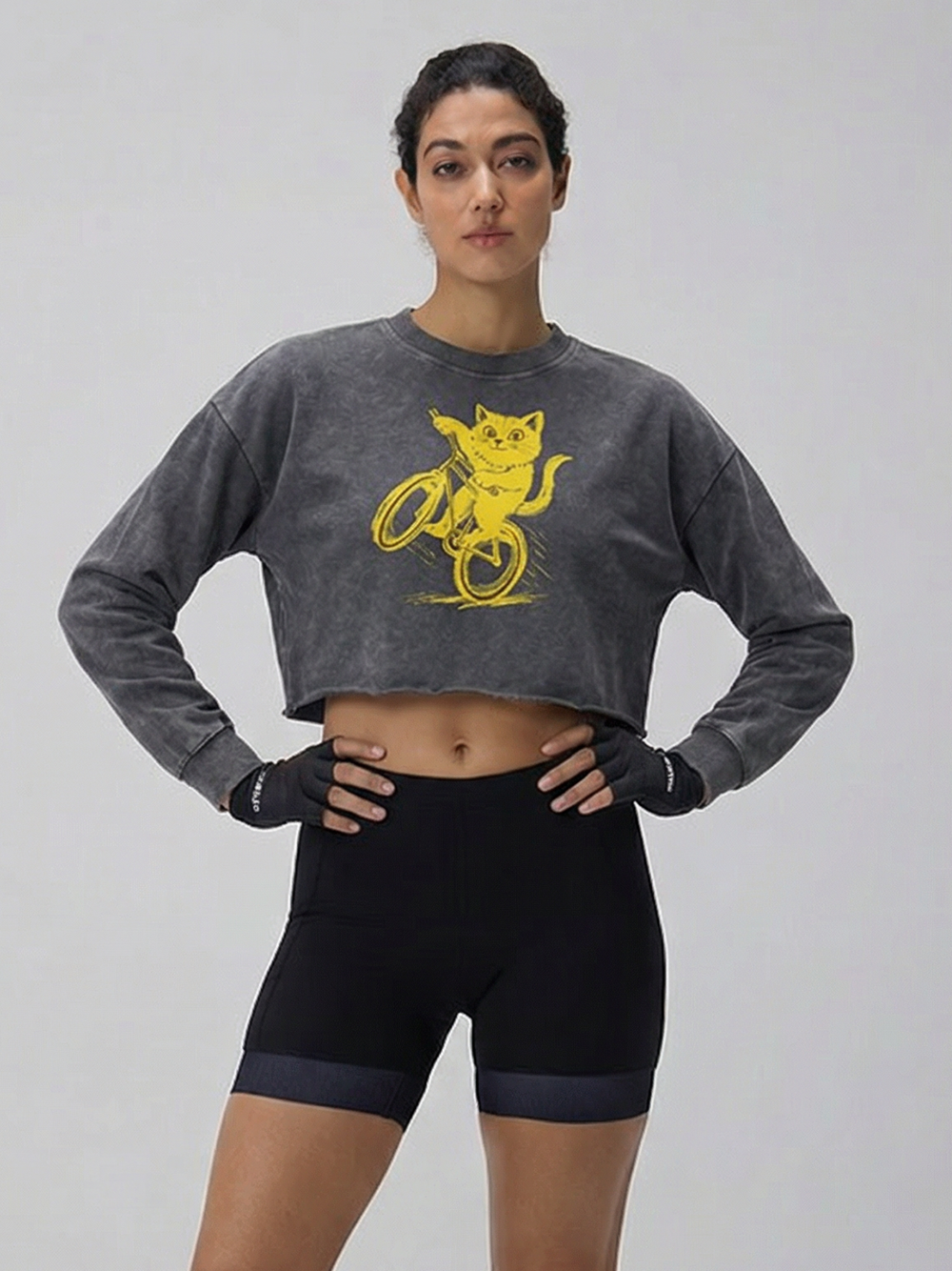 Orionride Cat Riding A Bike Women's Washed Crop Sweatshirt